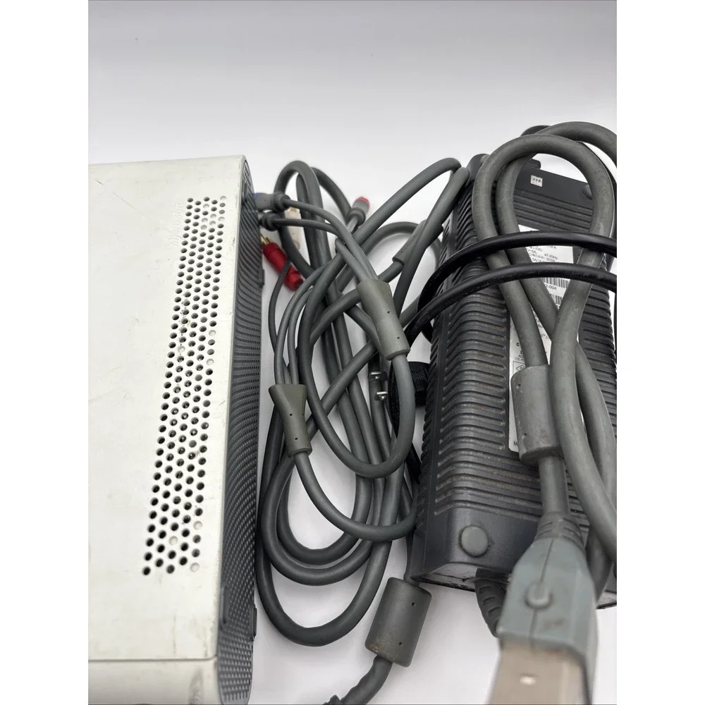 Microsoft Xbox 360 White Console Bundle Controller 16GB HDMI Tested Working